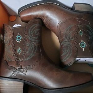 Looking for Justin Gypsy Boots
